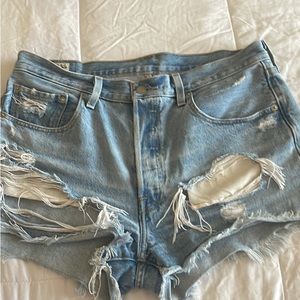 Levi’s high rise women’s distressed jean shorts